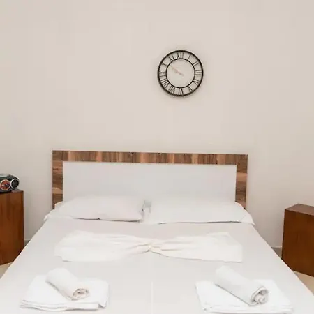 Apt., Center Of 3 Vlorë
